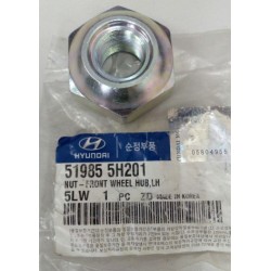 Гайка шпильки FR LH Hyundai HD65/72/78