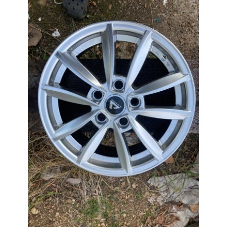 Диск колесный (литой) Akina R15*6 5/108